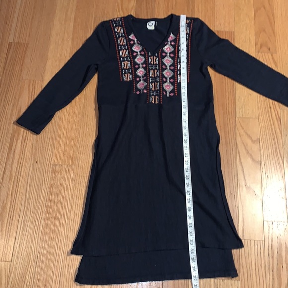 Akemi and Kin Anthropologie Navy Blue Embroidered Split Hi Lo Knit Tunic Small - Picture 10 of 12